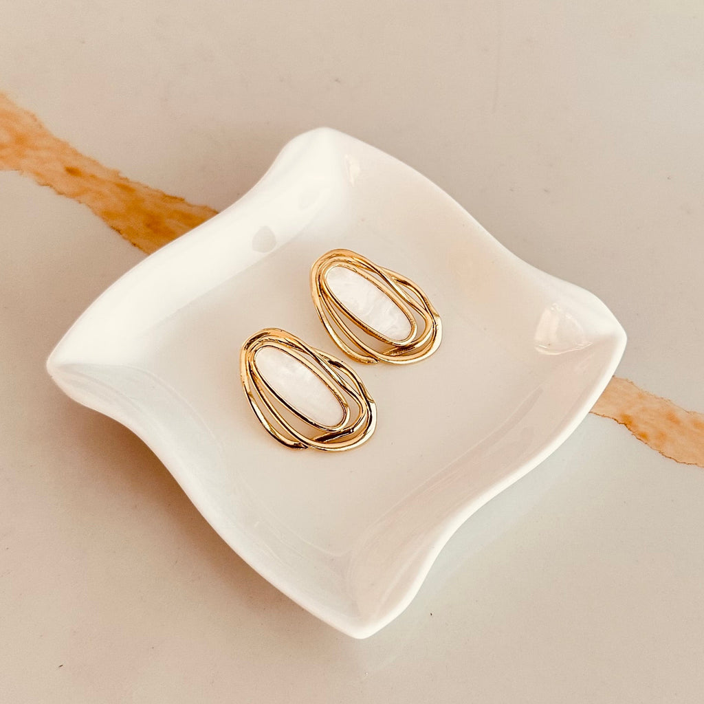 ★Aretes Central White★