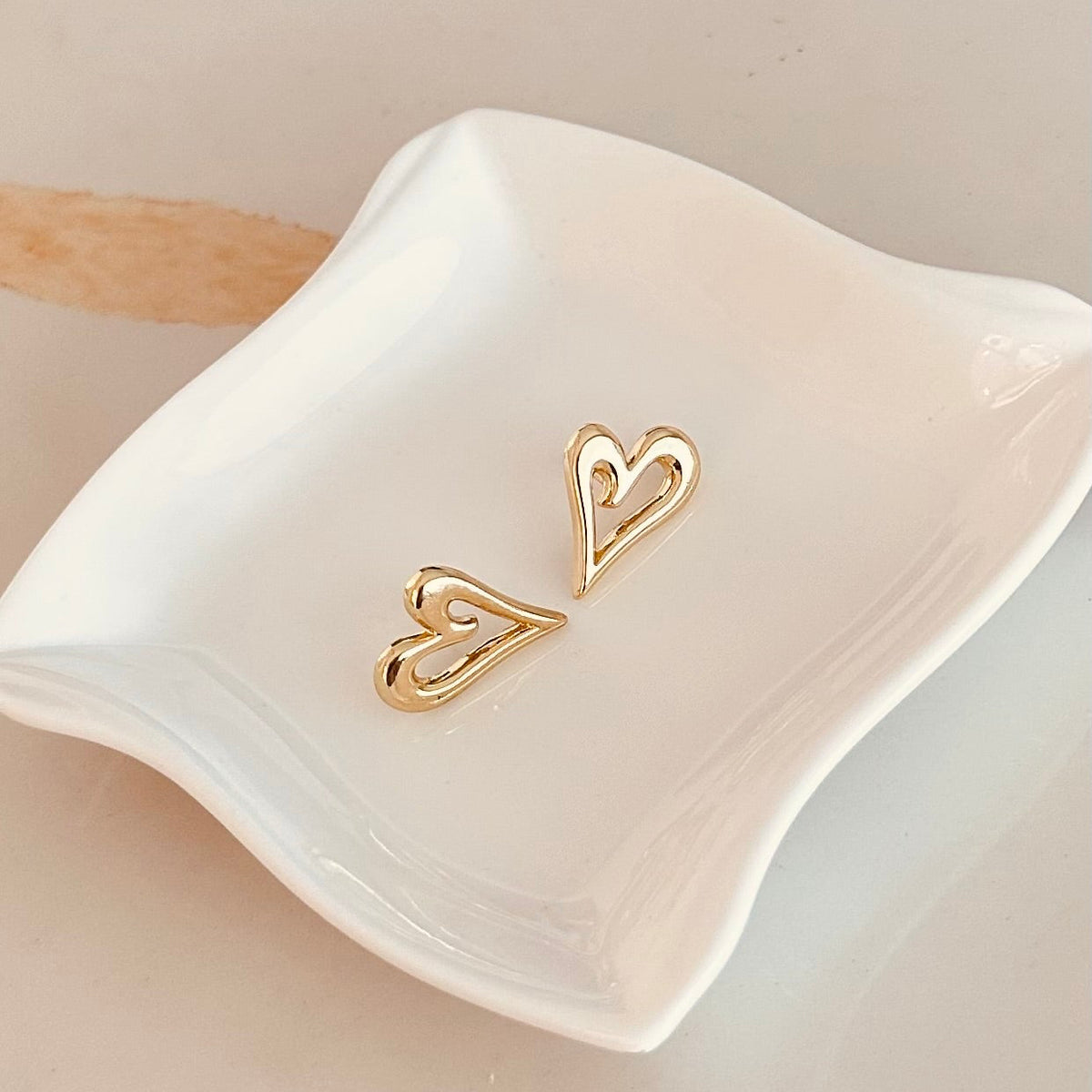 ★Aretes Love Dorado ★