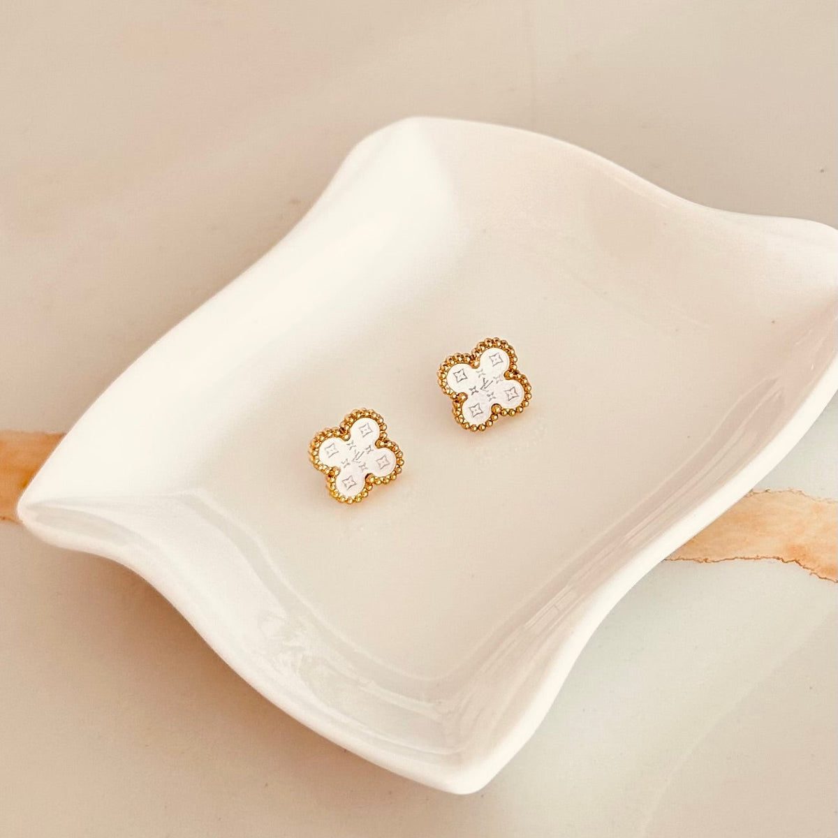 Aretes Van
